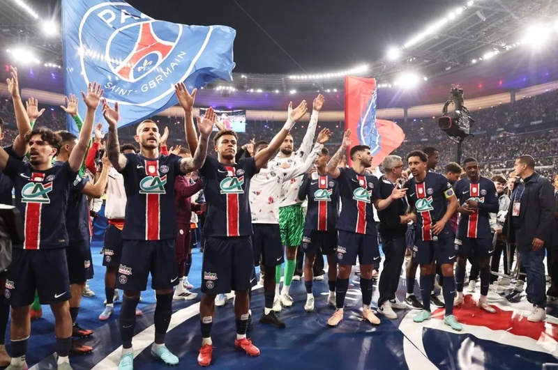 PSG, Marseille, Lyon, Monaco và Saint-Étienne là những đội bóng nổi bật của Ligue 1.