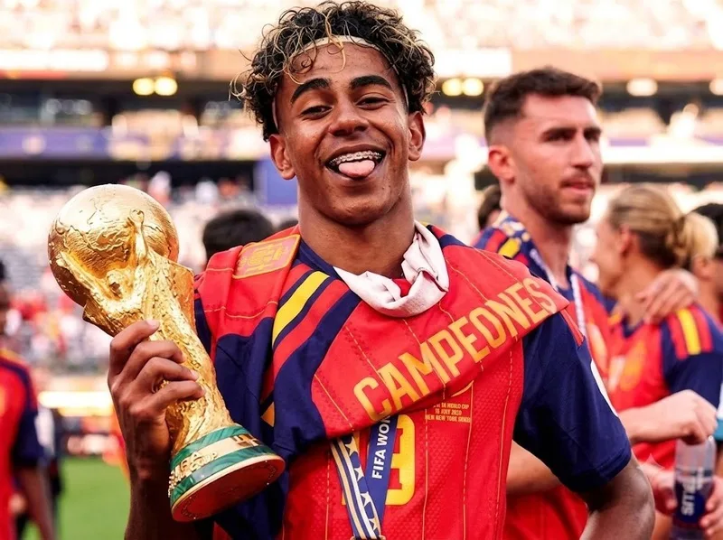 FIFA đánh giá cầu thủ dựa trên phong độ, thành tích và mức độ ảnh hưởng